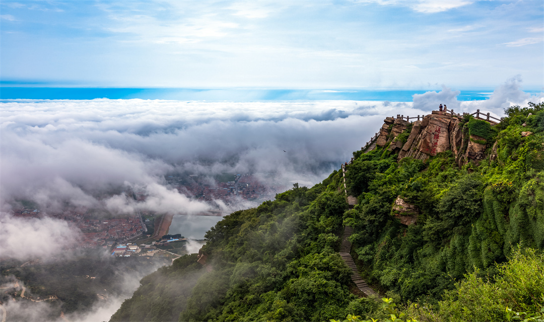 Huaguo Mountain with Water Curtain Cave waterfall